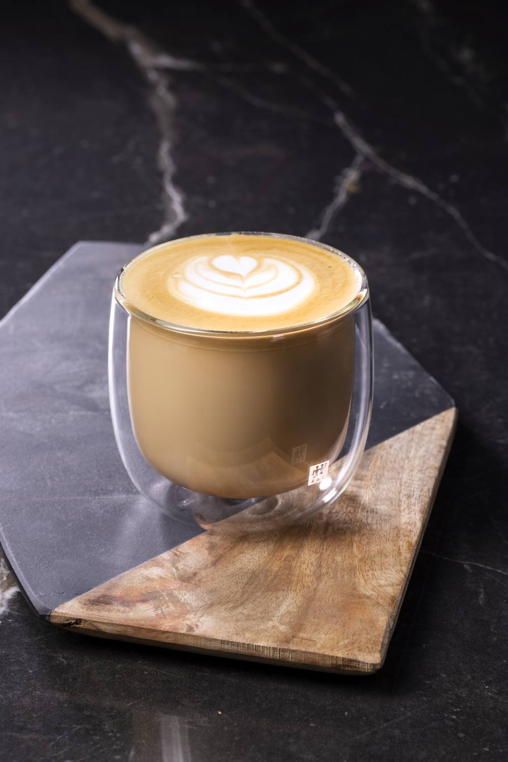 FLAT WHITE